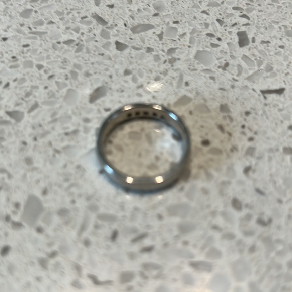 Stainless steel ring w/5 rhinestones - Picture 8 of 8